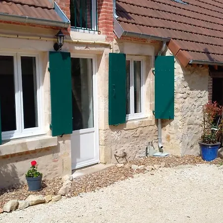 Gite Entre Vignes Et Loire Thauvenay Exterior photo